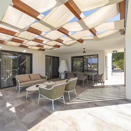 Tatil Evi Beautiful In Zerava